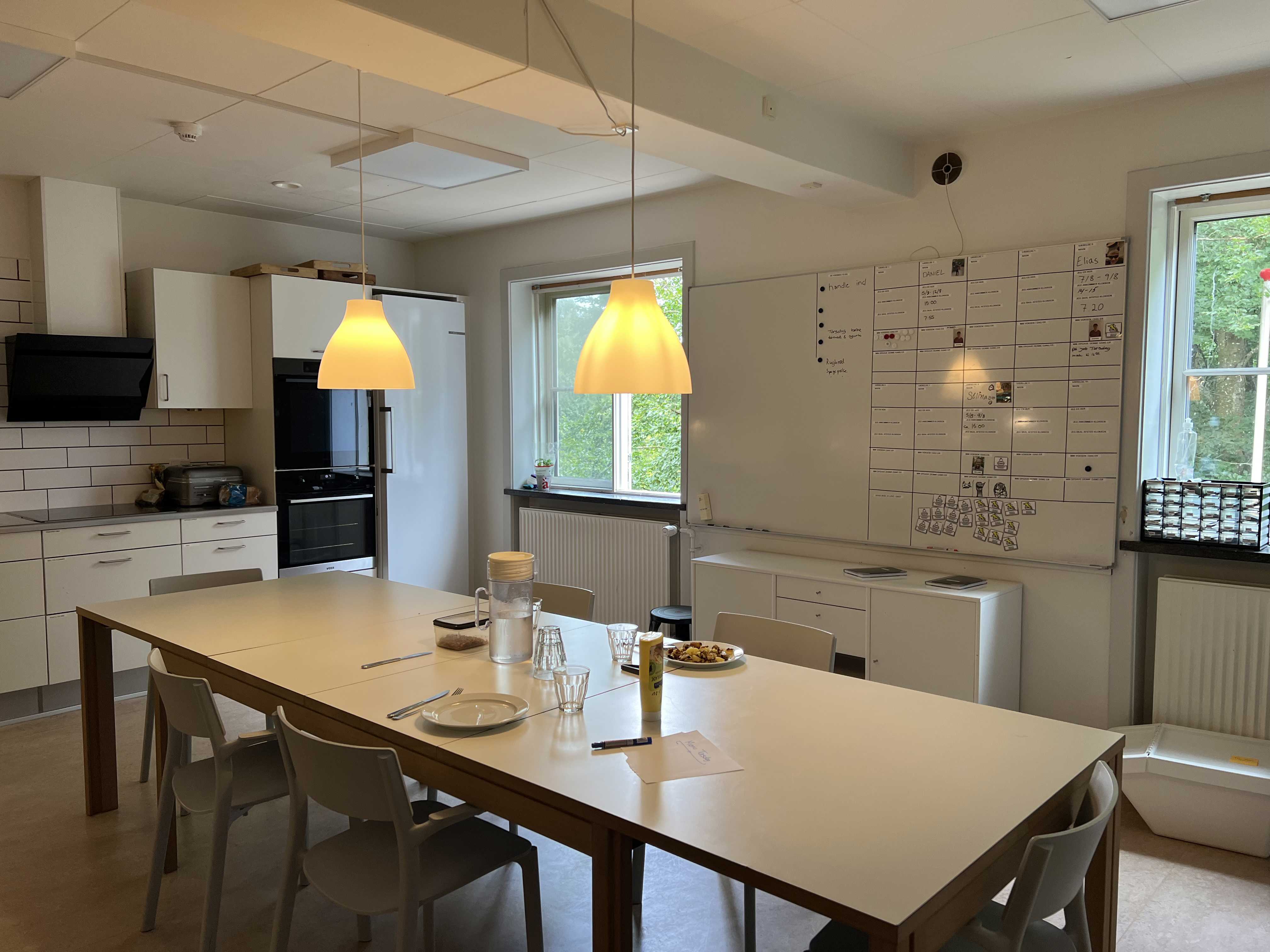 Horisonten Fællesstue med sofagruppe og sofabord