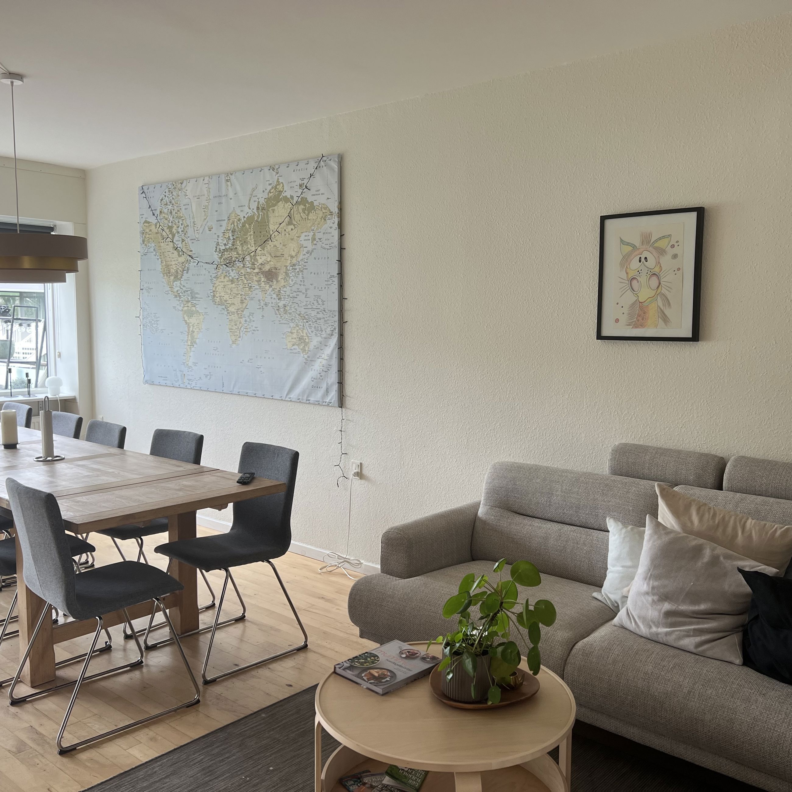 Golfparken Fællesstue med sofagruppe og spisebord